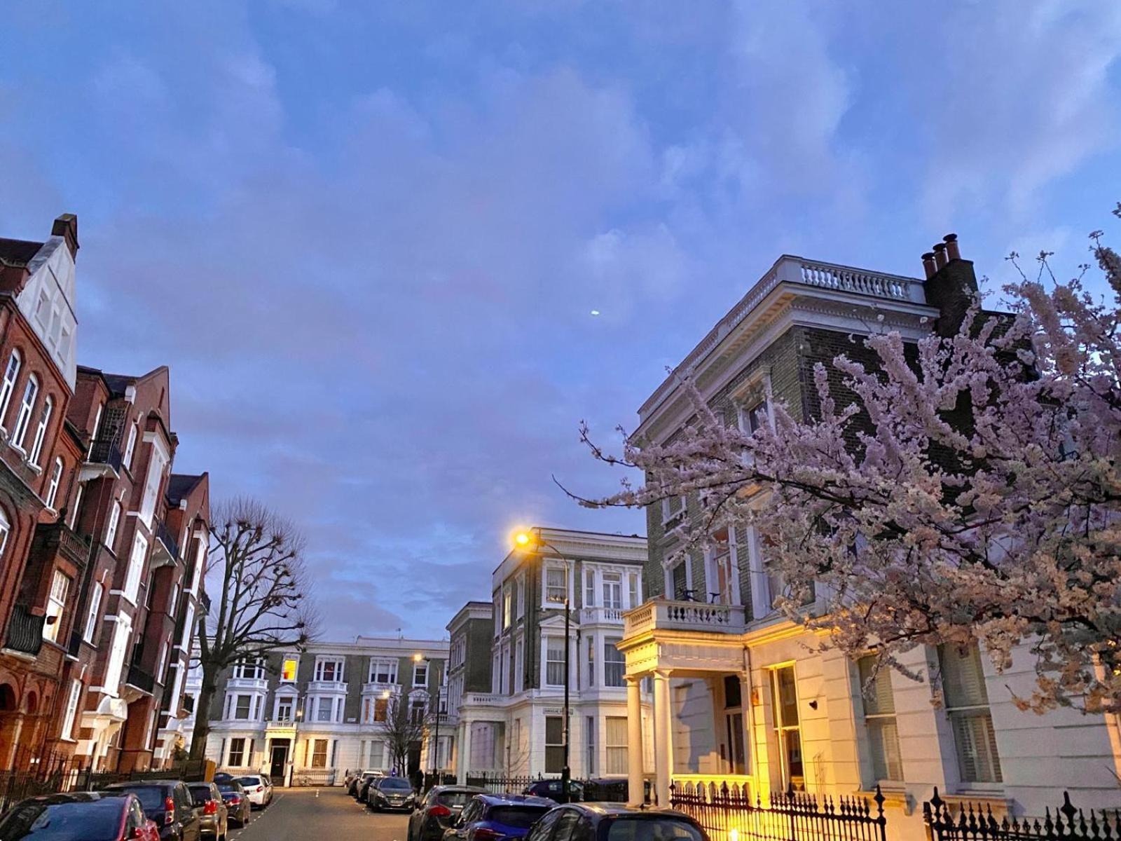 Modern Flat & Balcony In Historic West Kensington Apartamento Londres Exterior foto