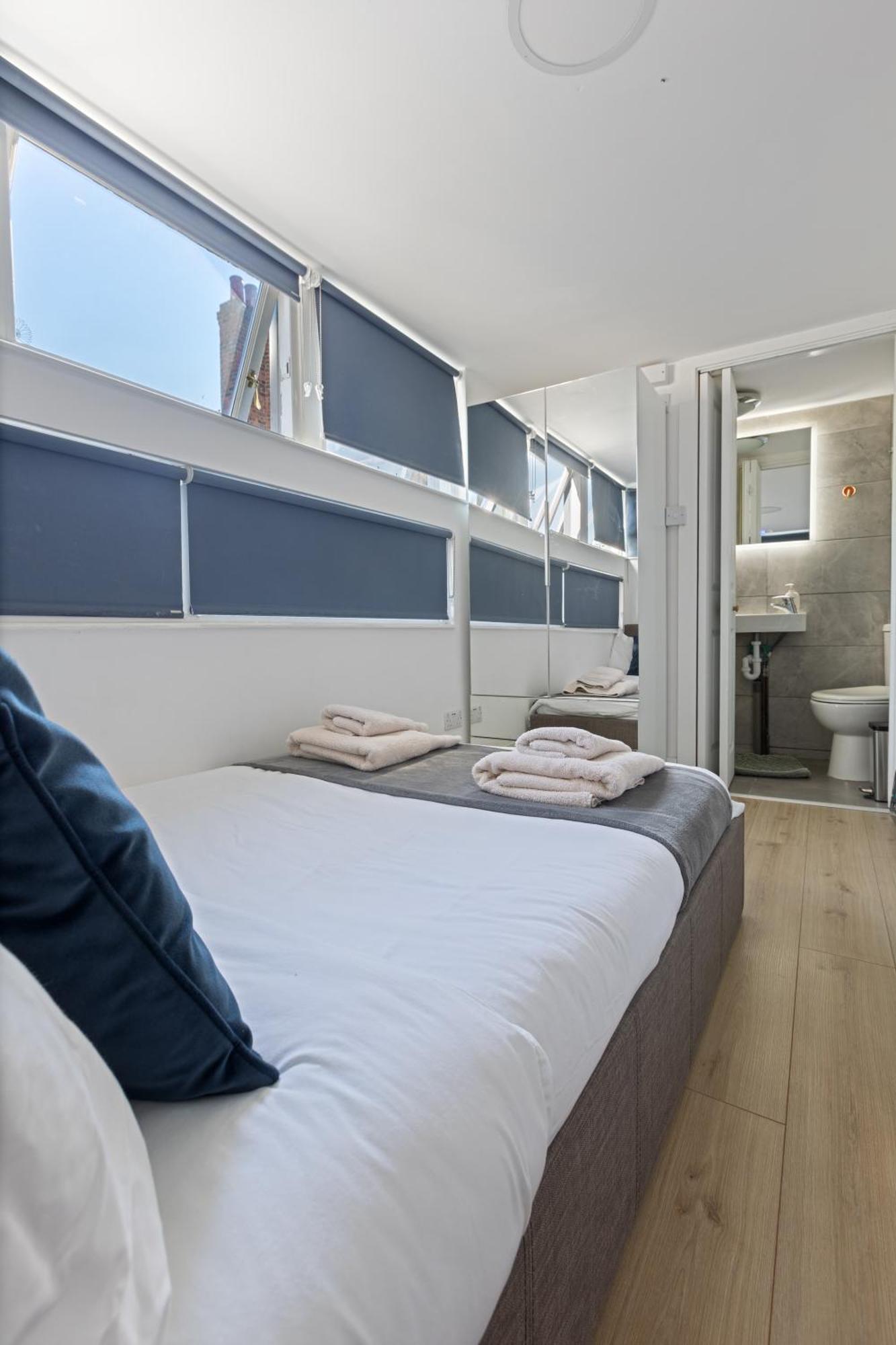 Modern Flat & Balcony In Historic West Kensington Apartamento Londres Exterior foto