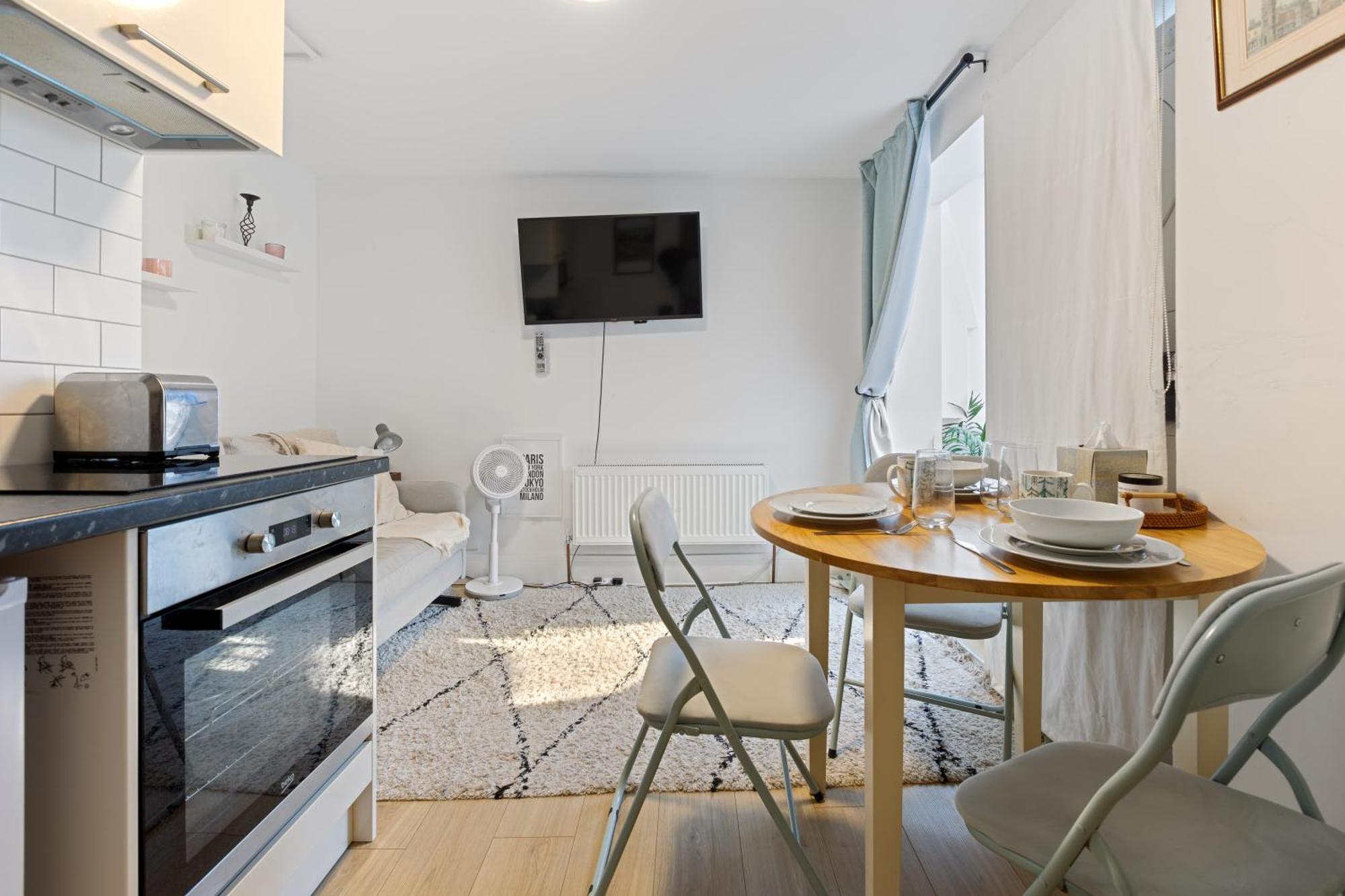 Modern Flat & Balcony In Historic West Kensington Apartamento Londres Exterior foto